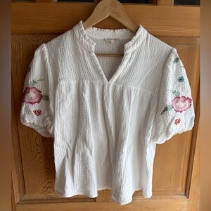 Cottagecore Floral Embroidered White Cotton Blouse | Puff Sleeve | Size M